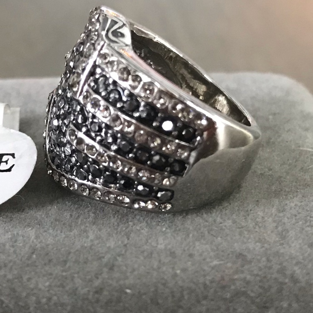 Lia Sophia silver crystal ring - Picture 5 of 5